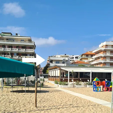 Lungomare Urban Apartment