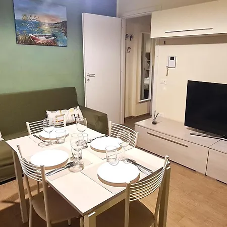 Lungomare Urban Apartment *