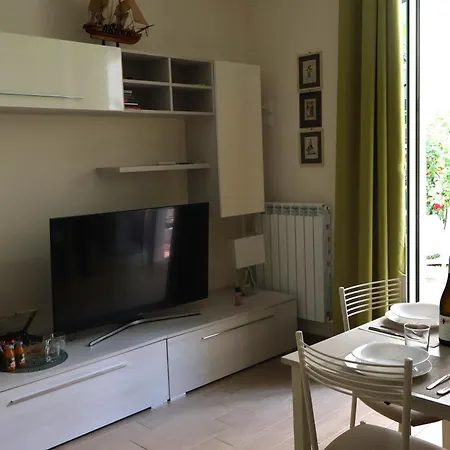 Lungomare Urban Apartment *